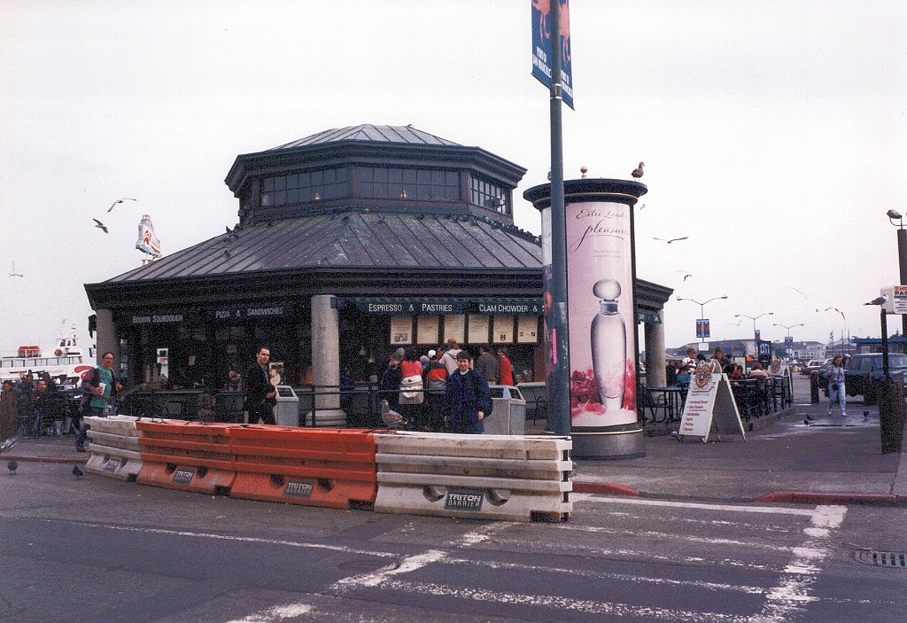 1997 - USA 63 (San Francisco - Fisherman's Wharf - Boudin's).jpg